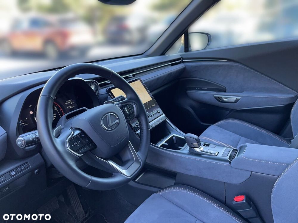 Lexus LBX - 5