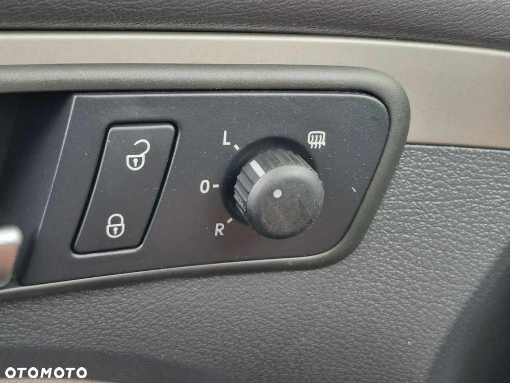 Volkswagen Touran - 28