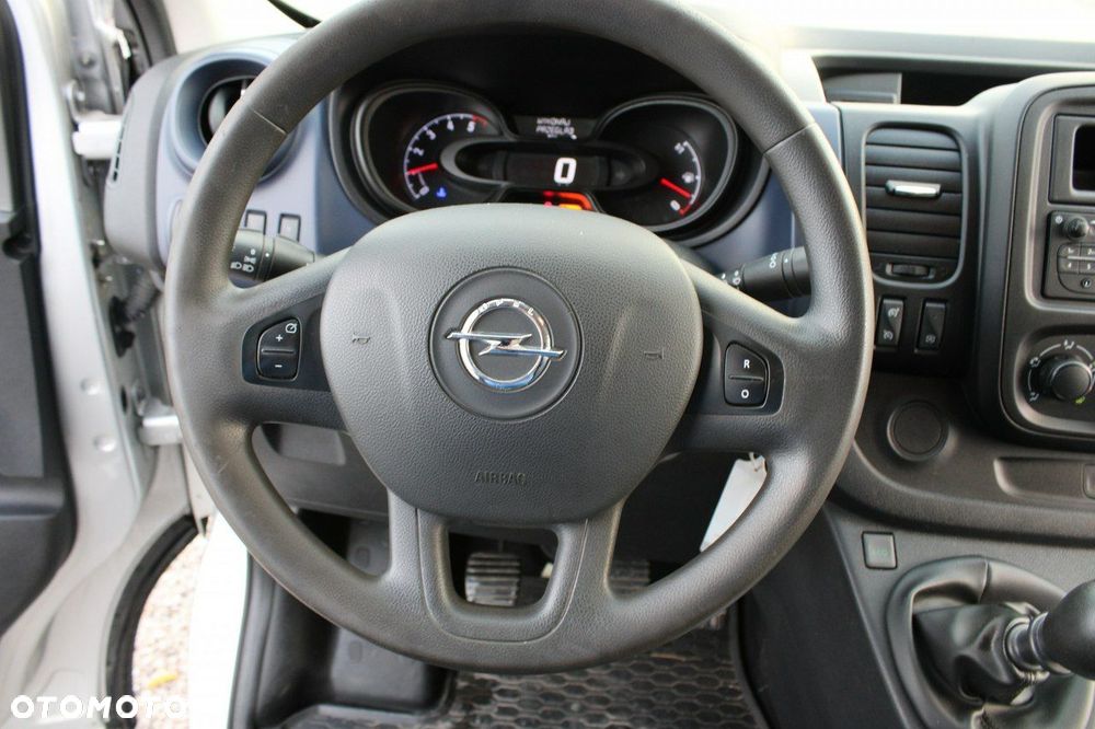 Opel Vivaro - 17