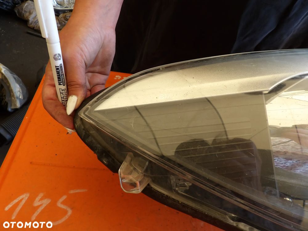 BMW - F20 - H7 - UŁAMANY UCHWYT - BRUDNA W ŚRODKU - PRAWA LAMPA PRZEDNIA - EUROPA - 7229672 - 4