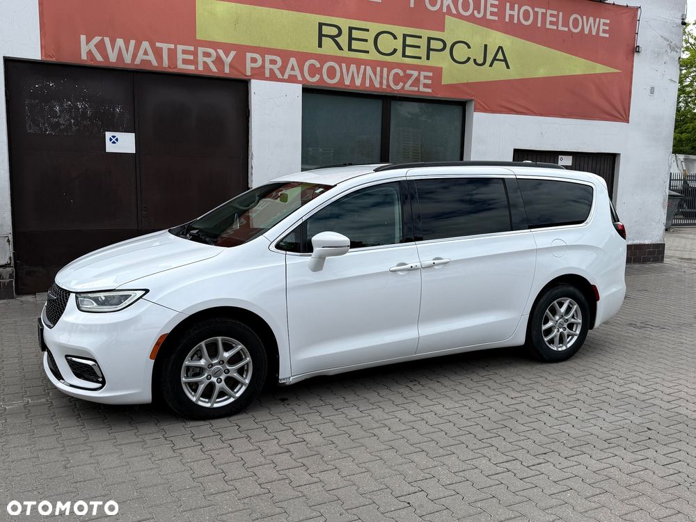 Chrysler Pacifica - 2