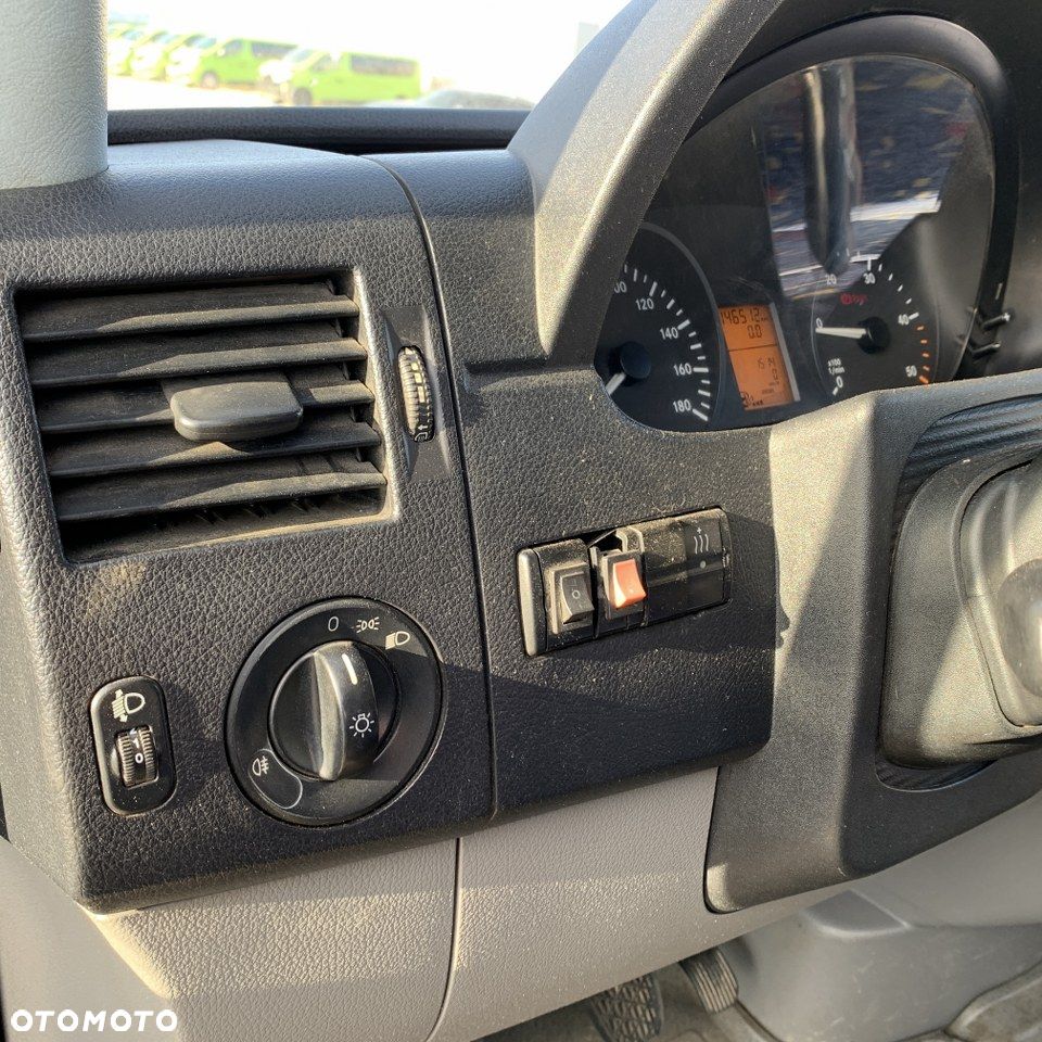 Mercedes-Benz Sprinter - 26