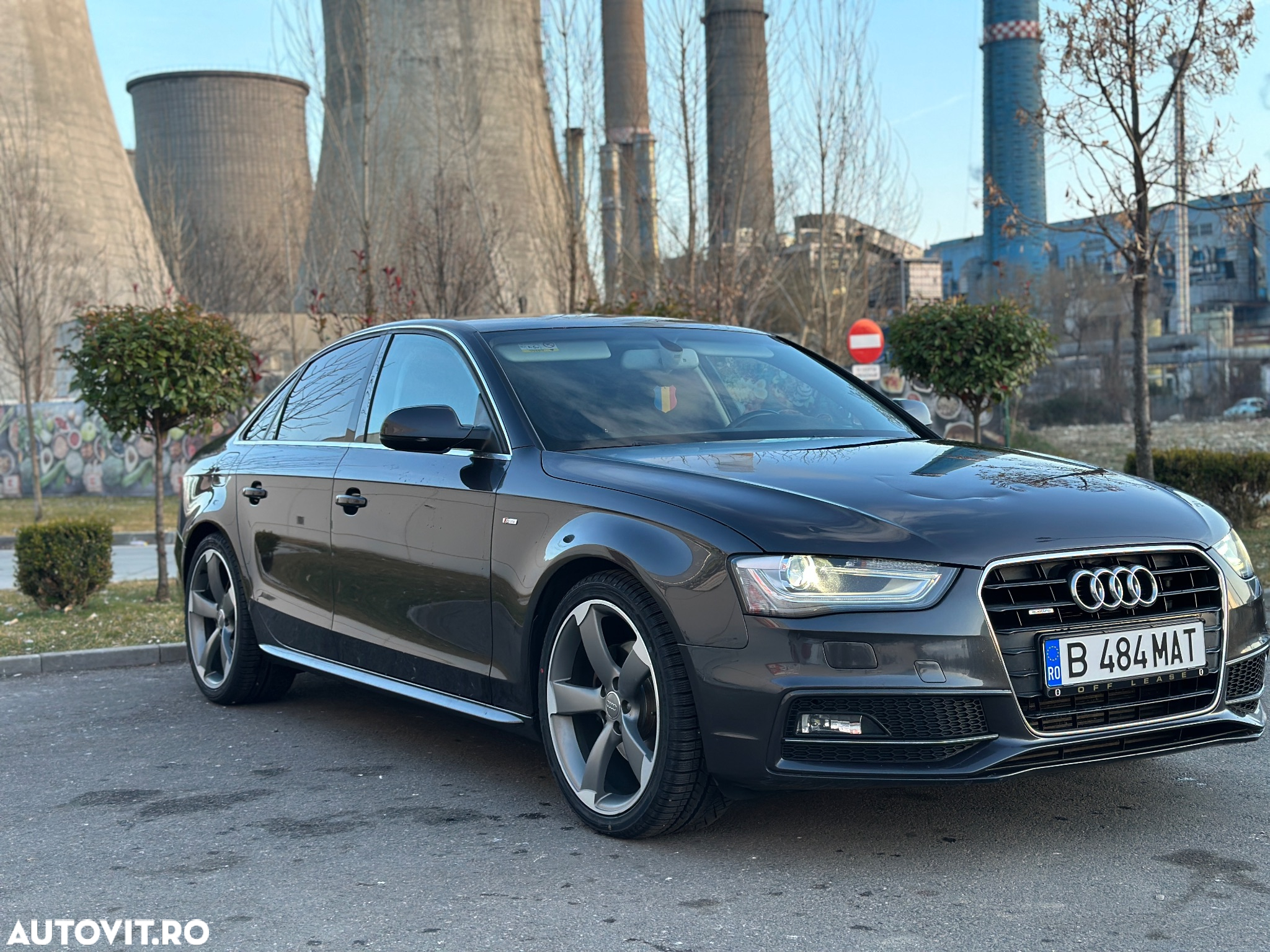 Audi A4 2.0 TDI DPF quattro S line Sportpaket - 6