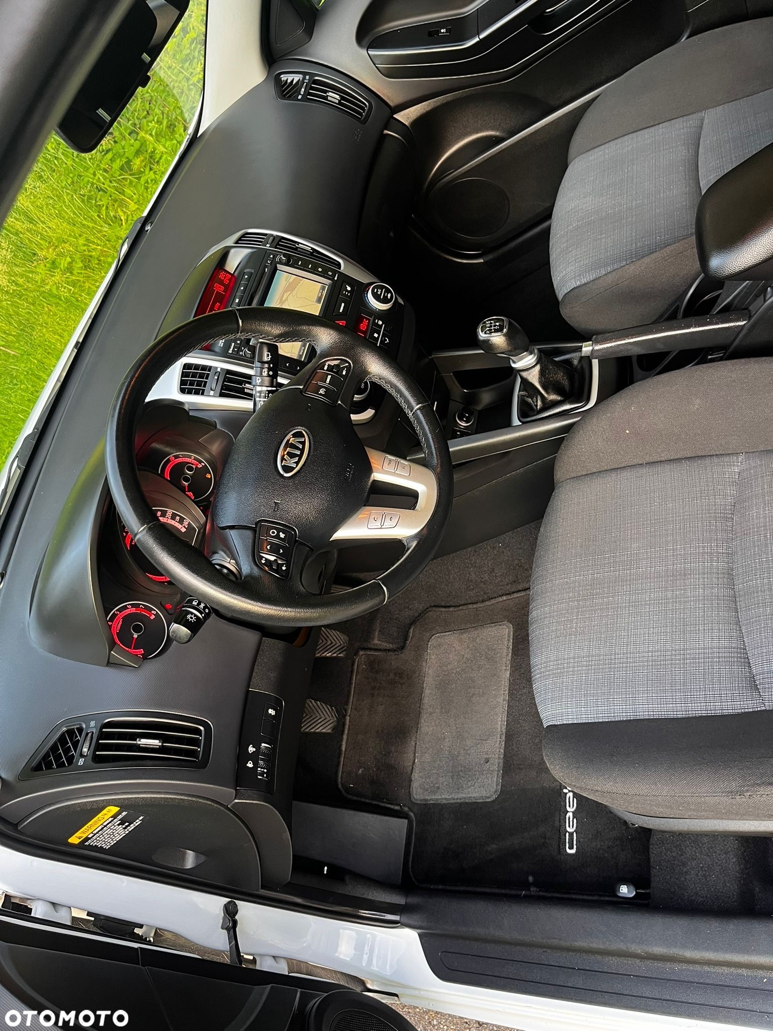 Kia ProCeed - 12
