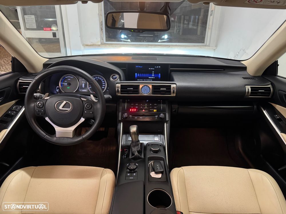 Lexus IS 300H Pack Executive+ - 13