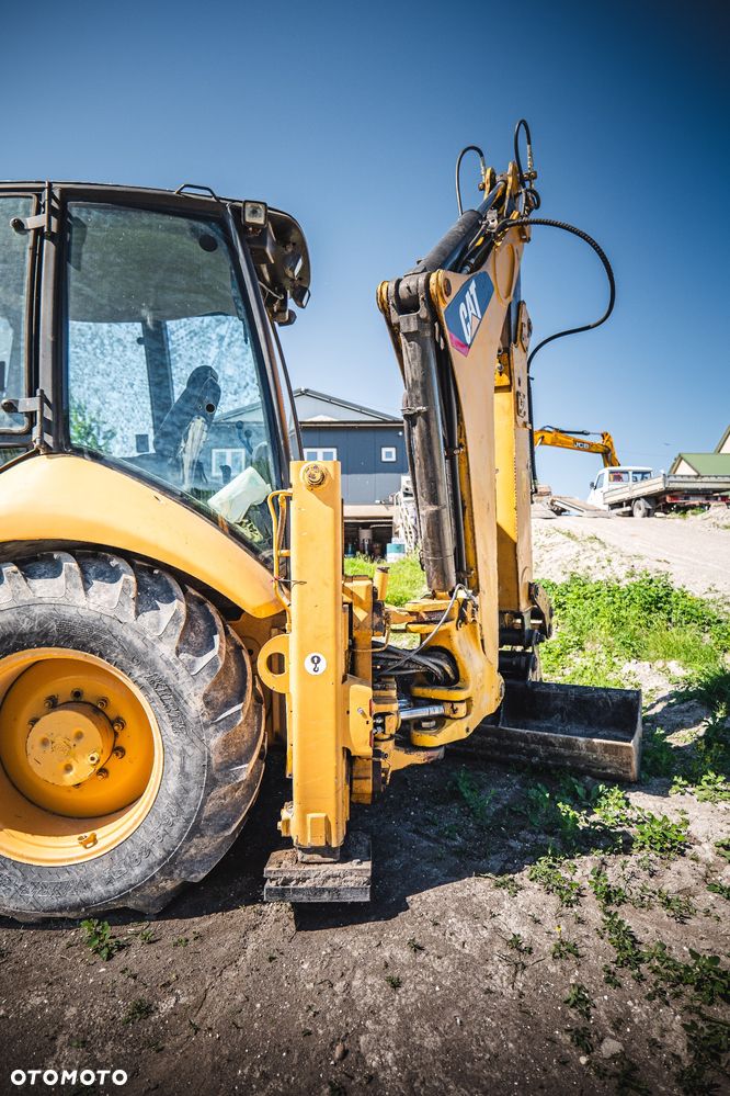 Caterpillar 422E - 2