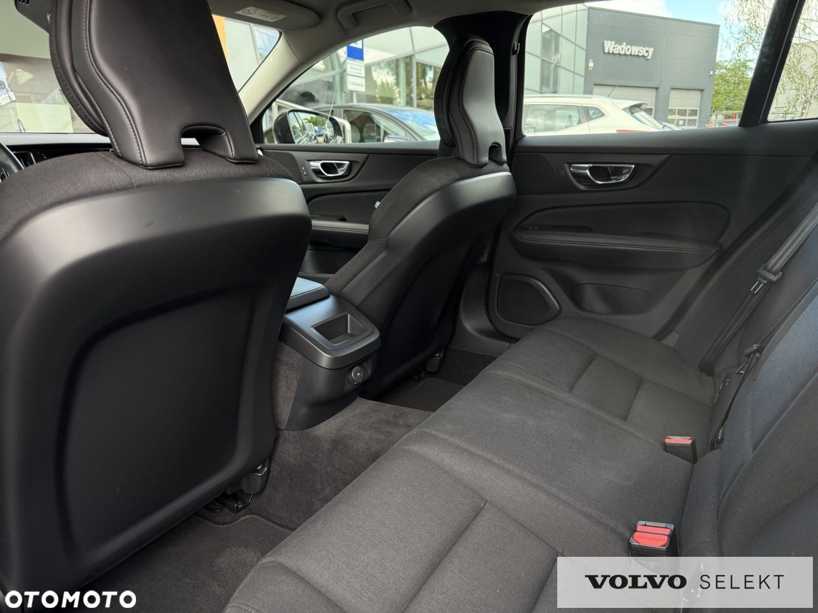 Volvo V60 Cross Country - 25