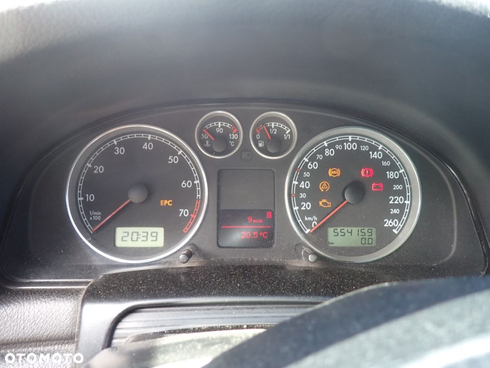 CZĘŚCI - Vw Passat B5 2,0 B 8V 115KM AZM SEDAN LIFT EMU 5D lakier LD7W 2002r. INDEX - 10145 - 11