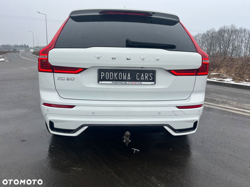 Volvo XC 60 B4 D AWD Plus Dark - 4