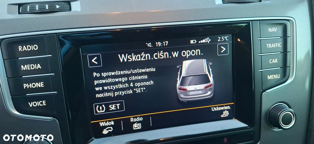 Volkswagen Golf 1.6 TDI BlueMotion Technology Lounge - 20