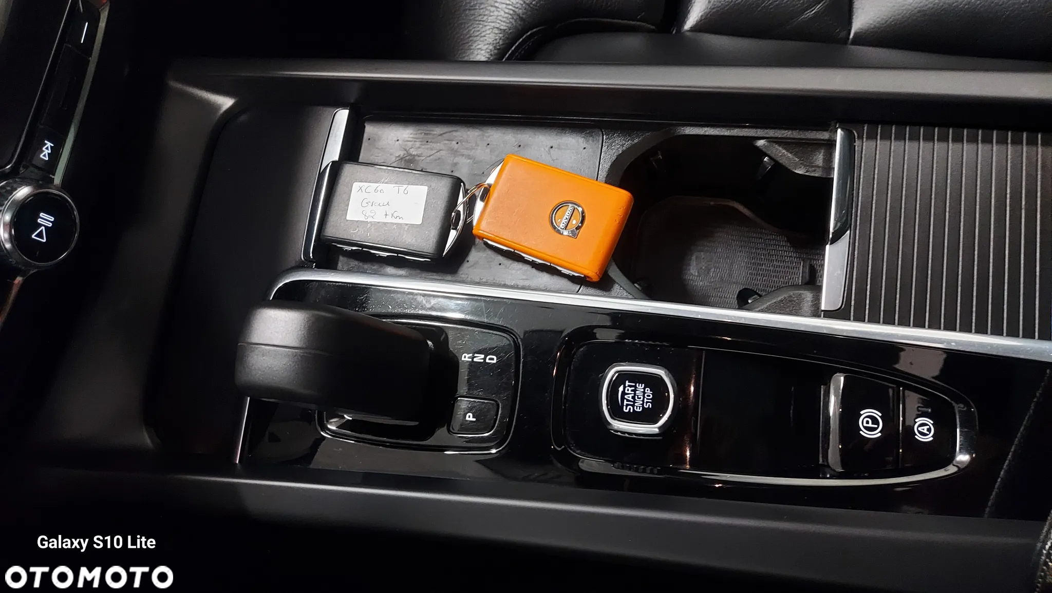 Volvo XC 60 T6 Plug-In Hybrid AWD Inscription - 22