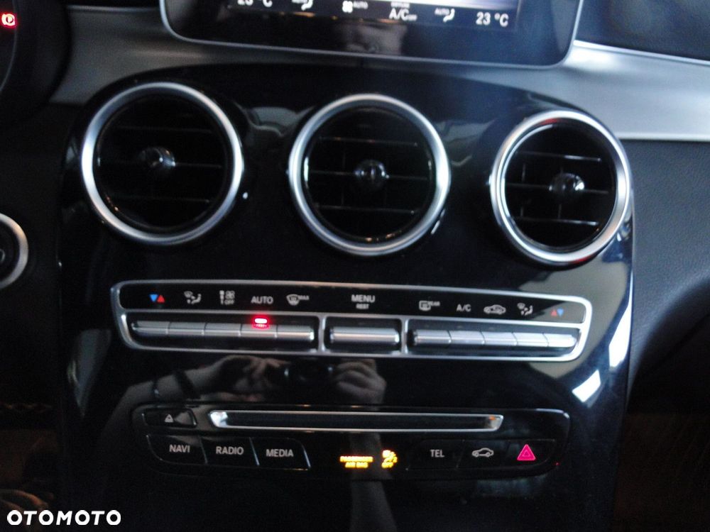 Mercedes-Benz GLC - 33