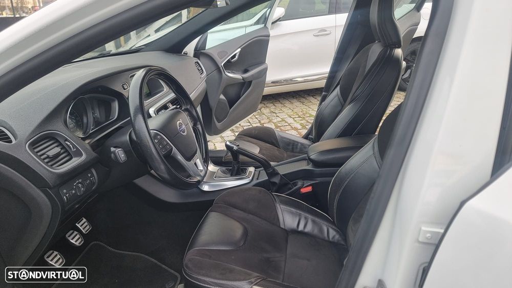 Volvo V40 2.0 D2 R-Design - 12