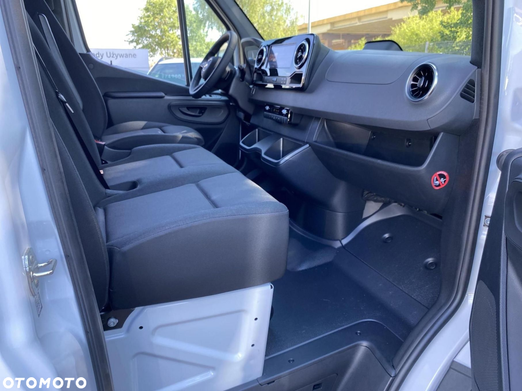 Mercedes-Benz Sprinter - 16