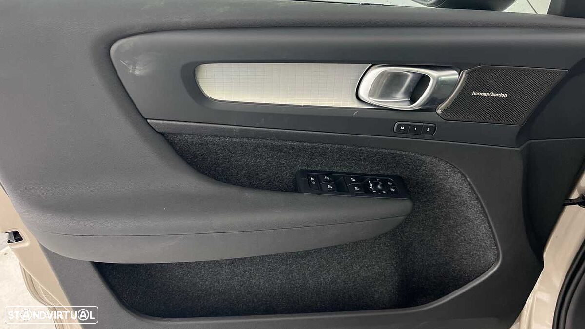 Volvo XC 40 - 21