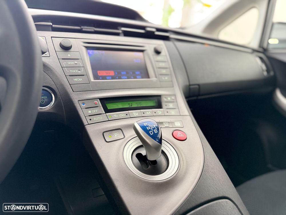 Toyota Prius 1.8 Exclusive - 16