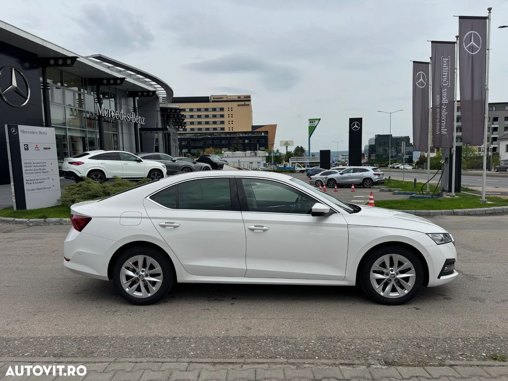 Skoda Octavia 2.0 TDI STYLE DSG - 16