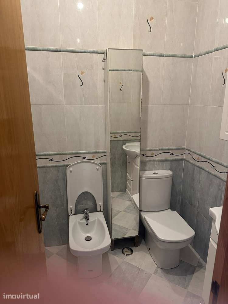 Excelente Apartamento T2 para Arrendamento (Sem Mobília) - Grande imagem: 2/24