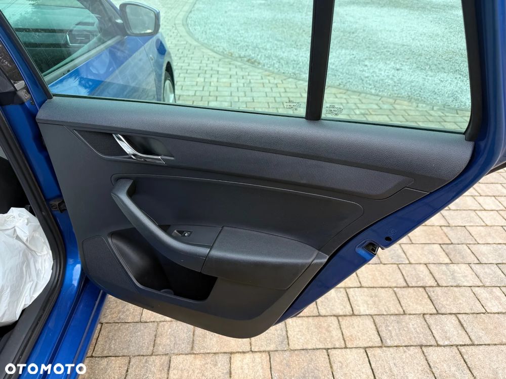 Skoda RAPID Spb 1.2 TSI Active Max - 16