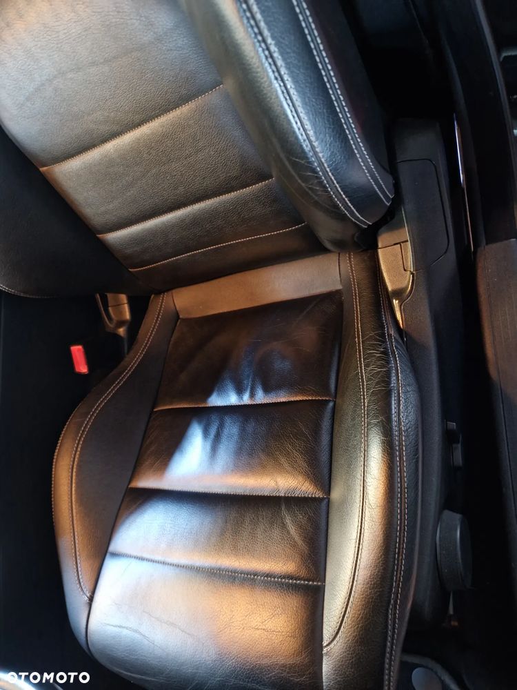 Mercedes-Benz Klasa E 250 CGI BlueEFFICIENCY Automatik Avantgarde - 24