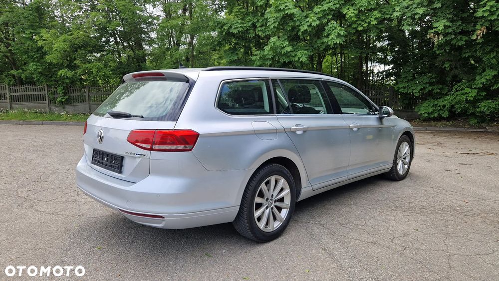 Volkswagen Passat Variant 2.0 TDI (BlueMotion Technology) Comfortline - 4