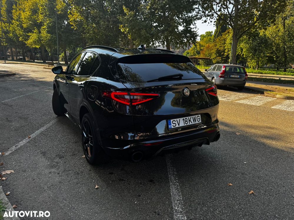 Alfa Romeo Stelvio 2.0 Turbo 16V AT8-Q4 Veloce Ti - 2