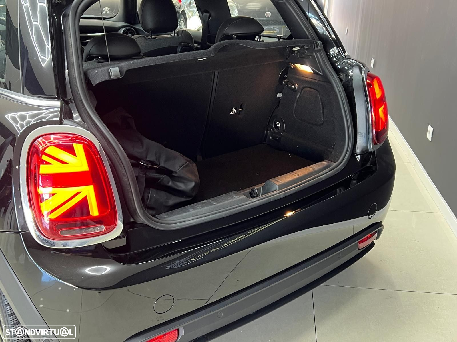 MINI 3 Portas Cooper SE S - 16