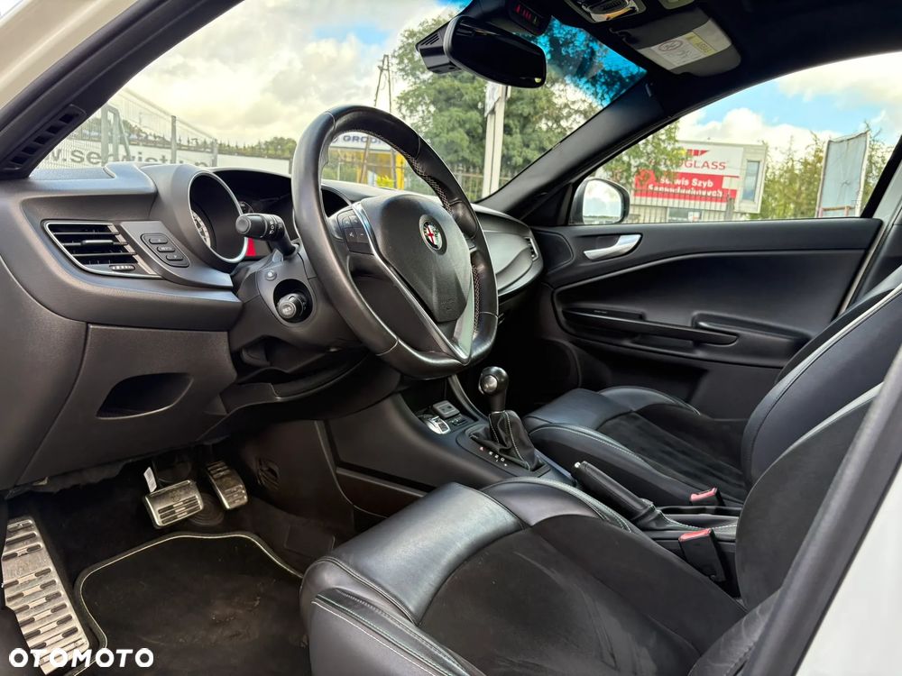 Alfa Romeo Giulietta 1750 TBi QV TCT - 11