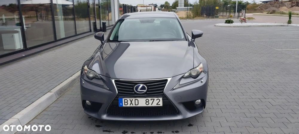 Lexus IS - 7