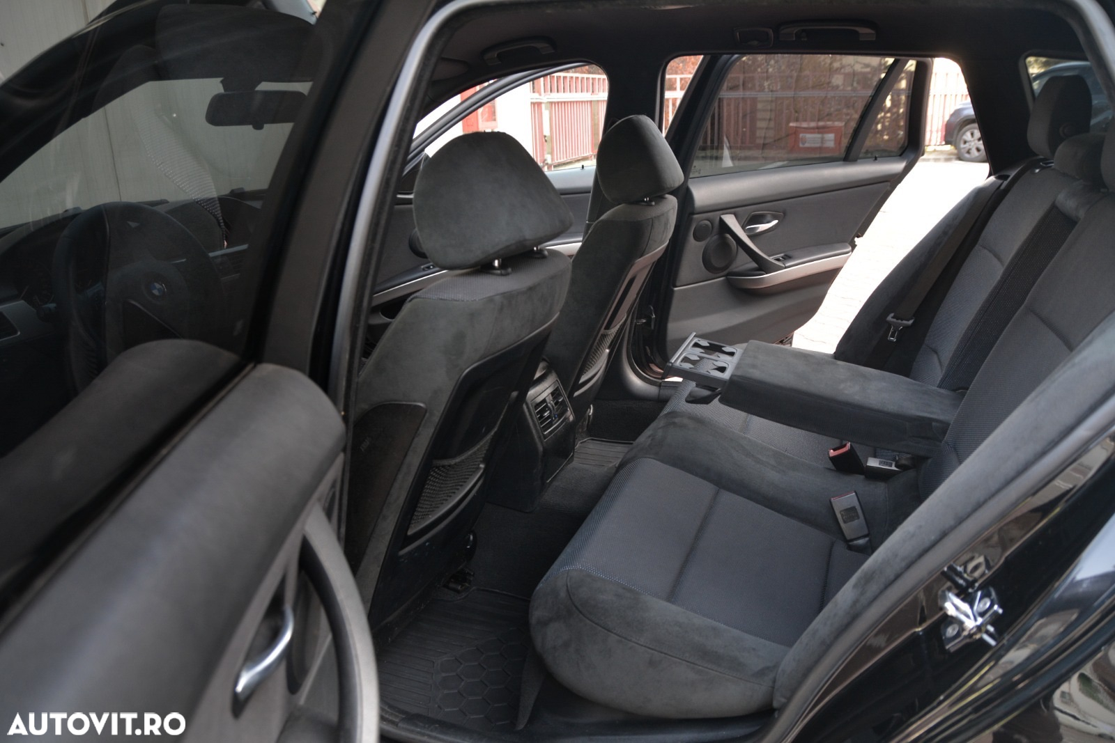 BMW Seria 3 320d DPF Touring - 18