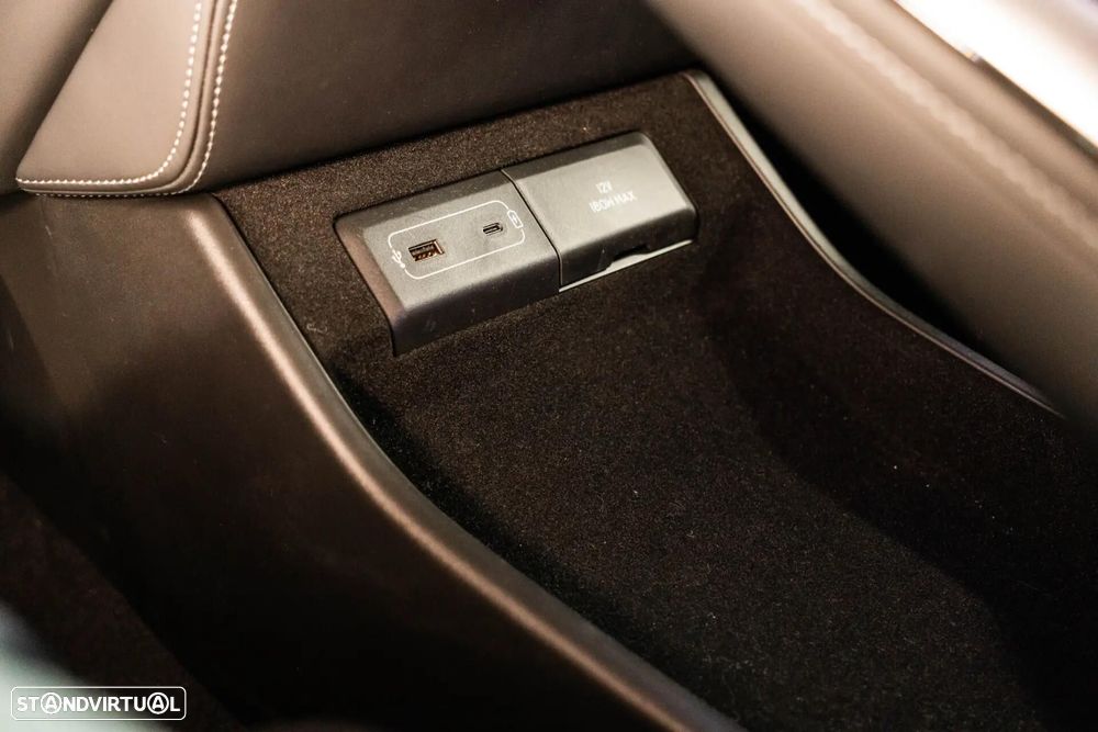 Xpeng G9 93.1 kWh Long Range+Premium Seat & Audio Pack - 29