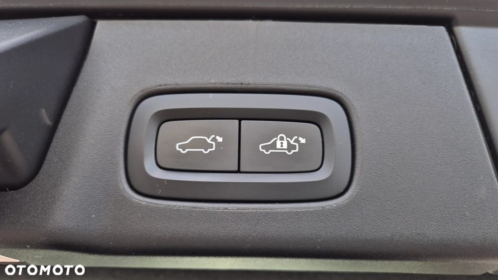 Volvo V90 Cross Country B4 D AWD Pro - 29