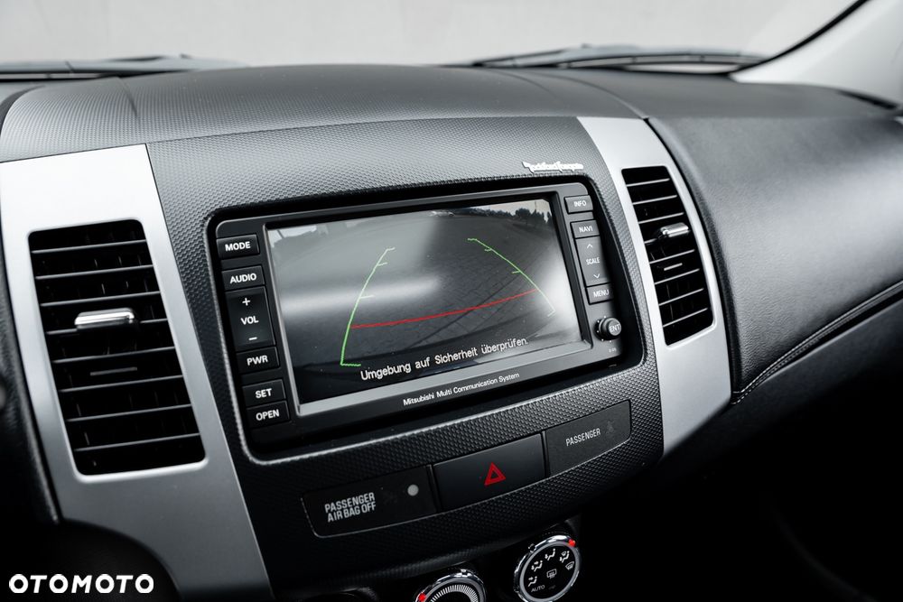 Mitsubishi Outlander 2.4 4WD CVT Intense - 36