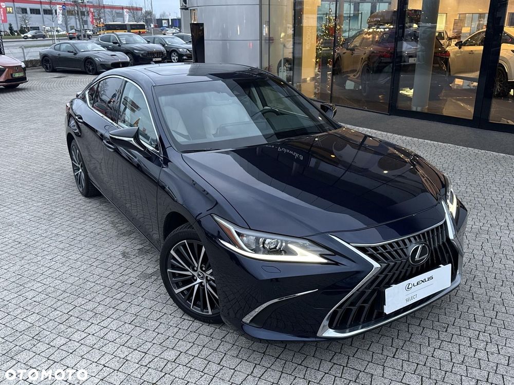 Lexus ES 300h Business Edition - 24