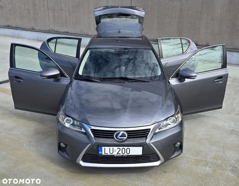 Lexus CT - 1