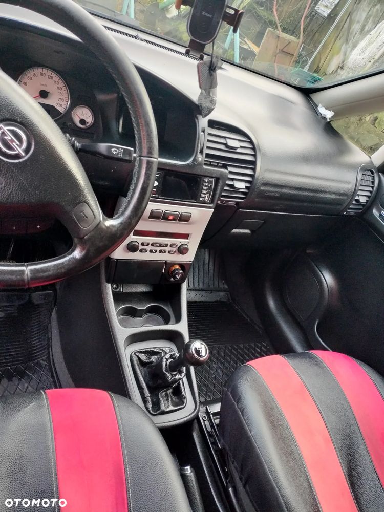 Opel Zafira 1.8 16V Elegance - 8