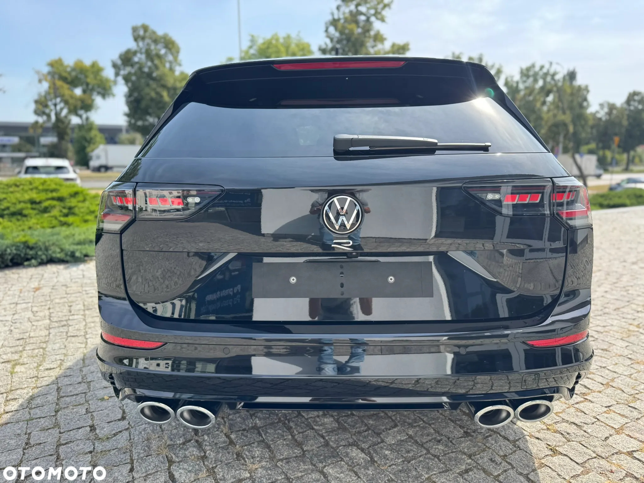 Volkswagen Golf VIII 2.0 TSI 4Motion R - 6