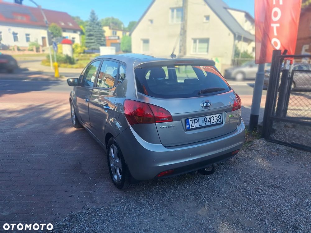 Kia Venga - 11