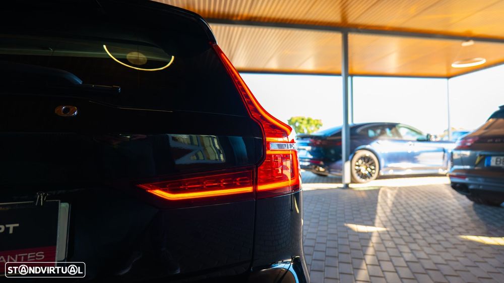 Volvo V60 2.0 D4 Momentum Geartronic - 31