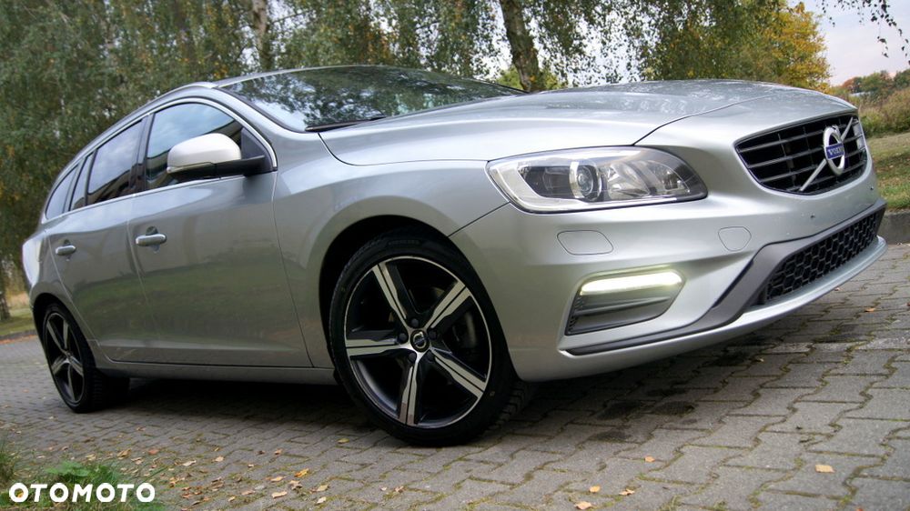 Volvo V60 D3 R-Design - 12