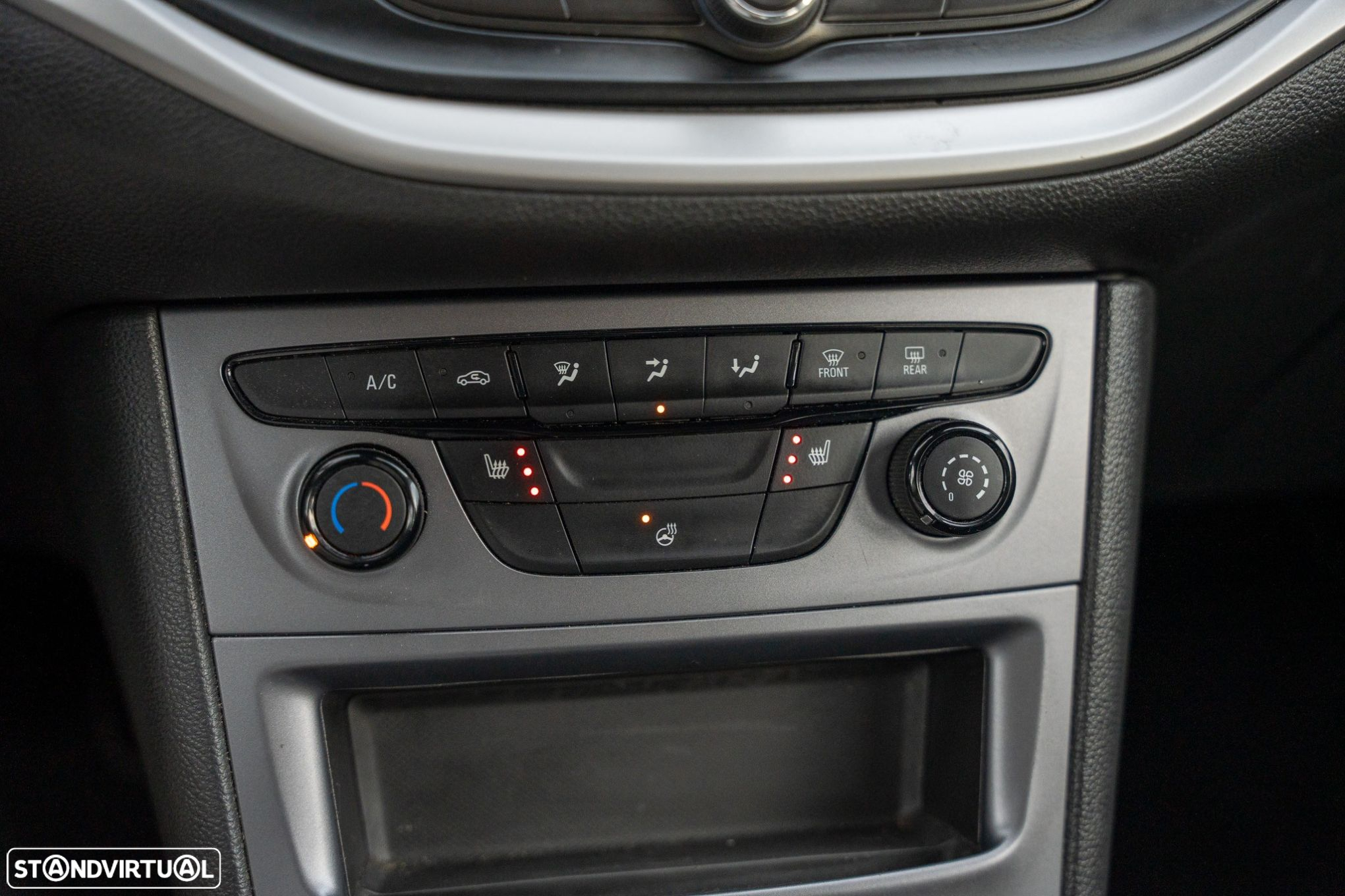 Opel Astra Sports Tourer - 12
