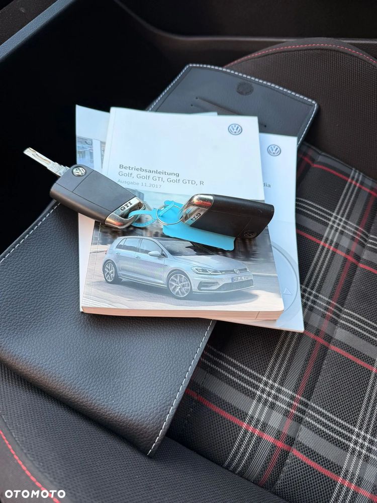 Volkswagen Golf - 21