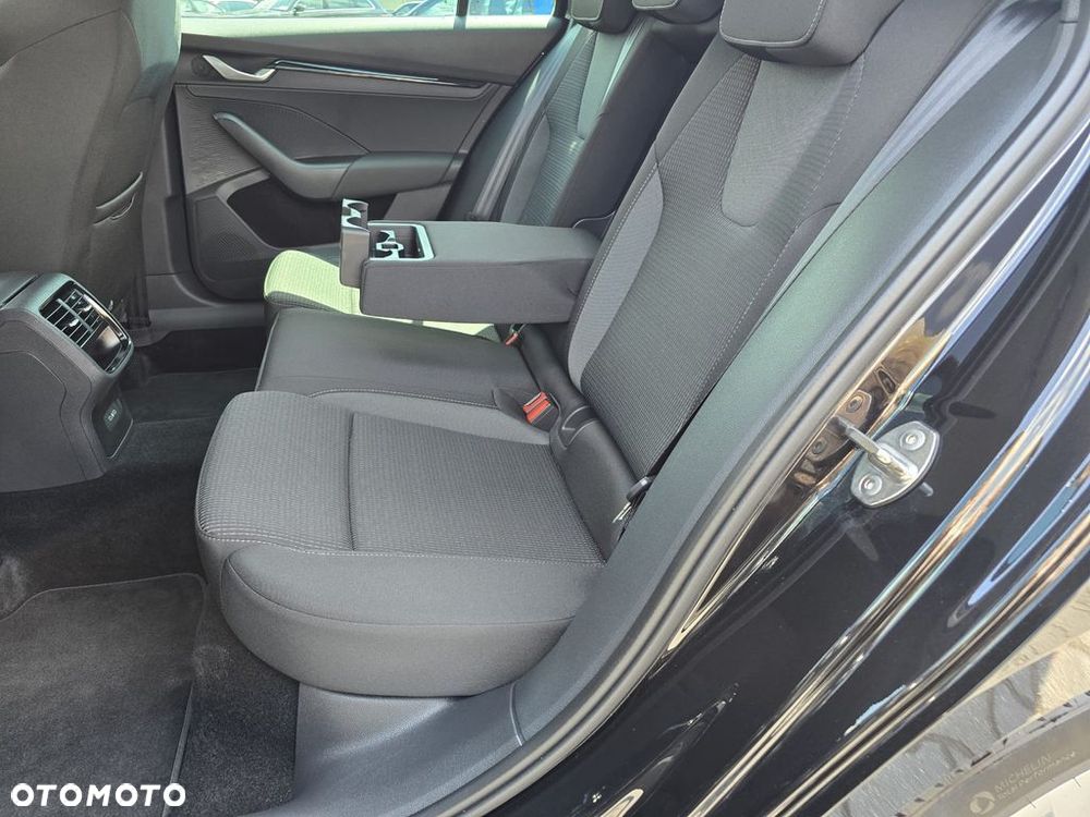 Skoda Octavia 1.5 TSI mHEV Selection DSG - 12