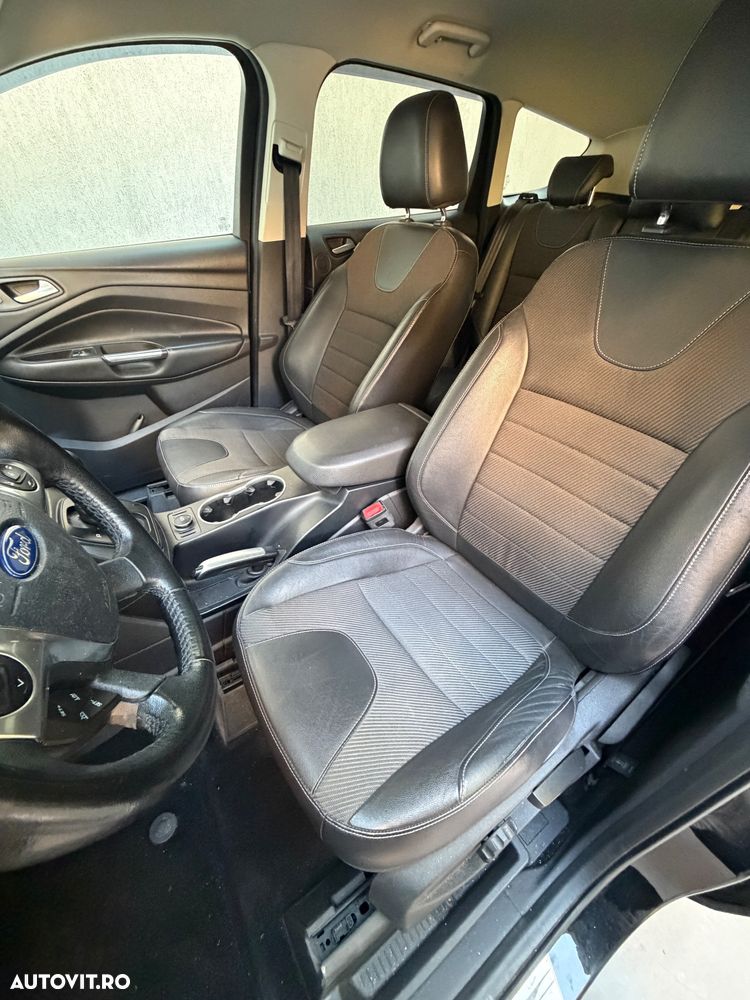 Ford Kuga 2.0 TDCi Powershift 4WD Titanium - 11