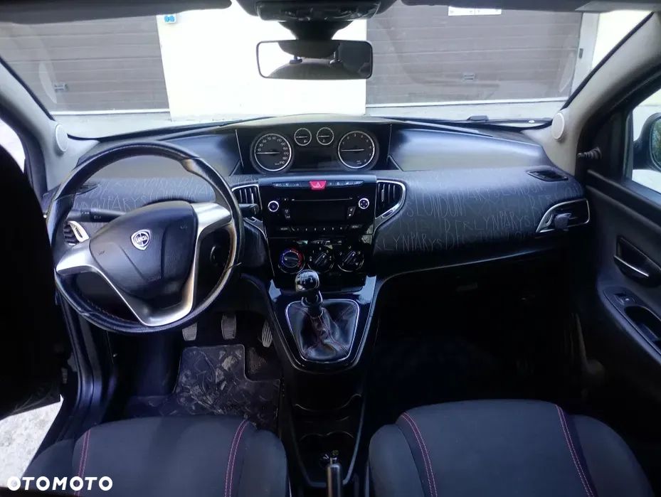 Lancia Ypsilon 1.2 8V Gold - 5