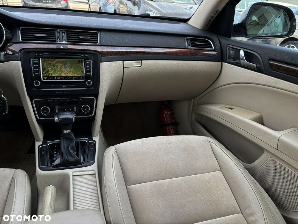 Skoda Superb 2.0 TDI Elegance DSG - 27