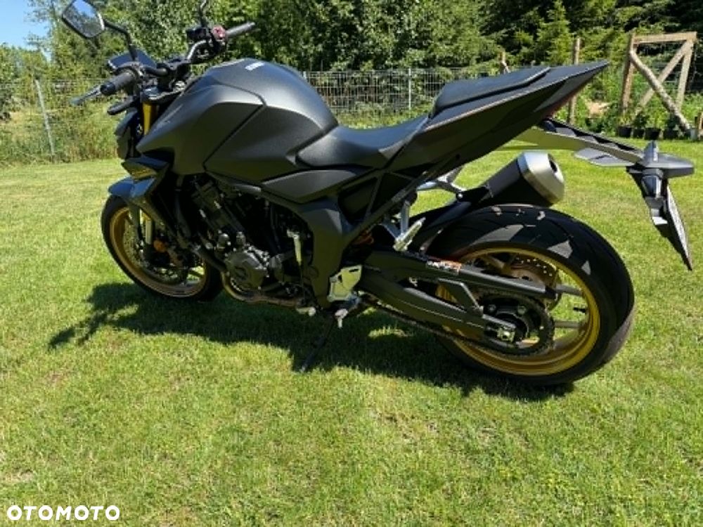 Honda CB - 2