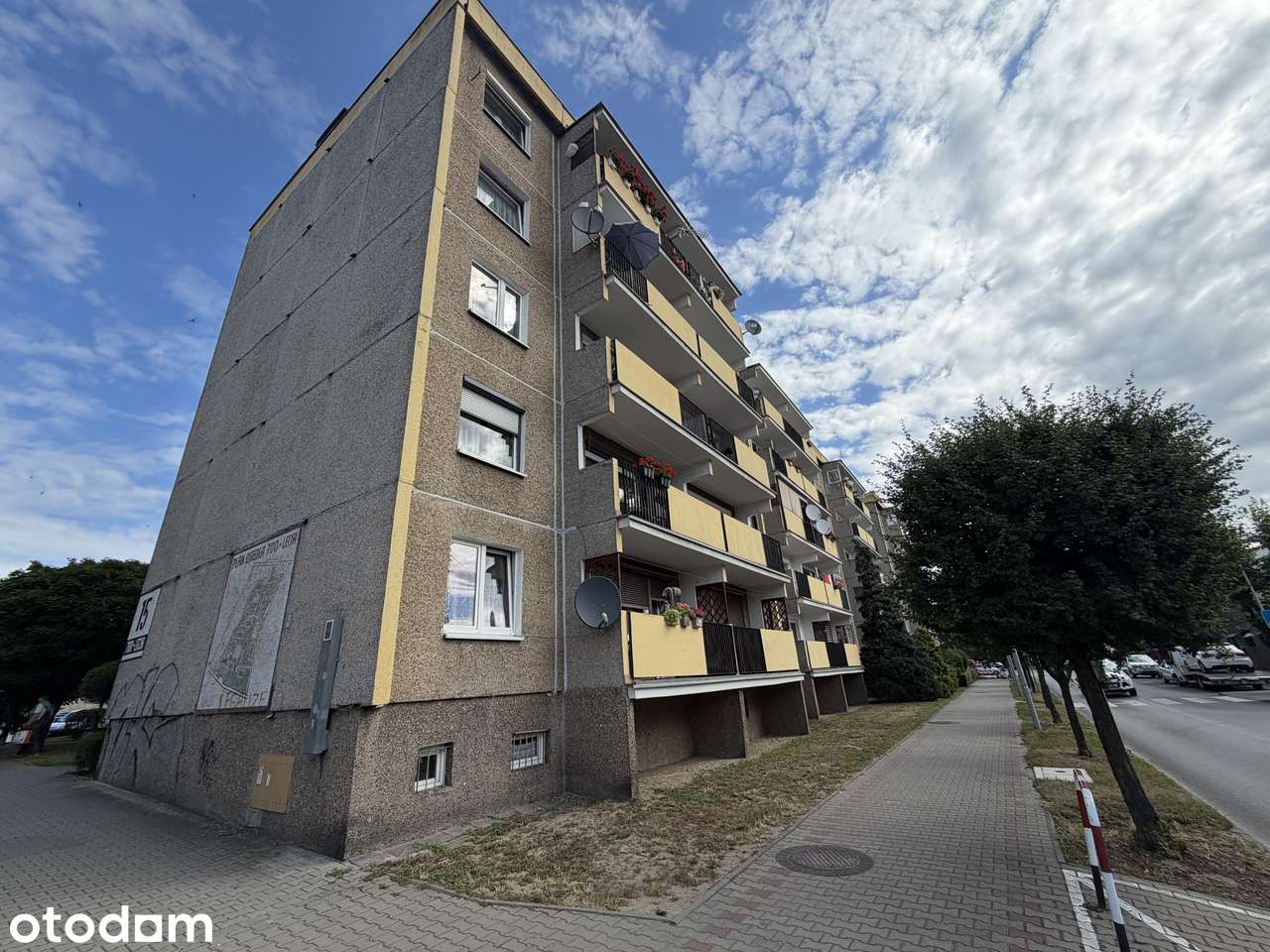 3 pokoje rozkładowe z balkonem os 700-lecia