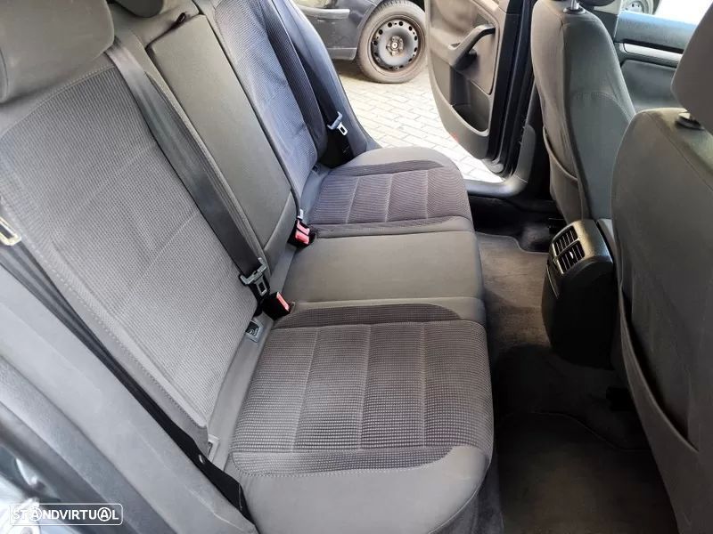 VW Jetta 1.9 TDi BlueM. Trendline - 9