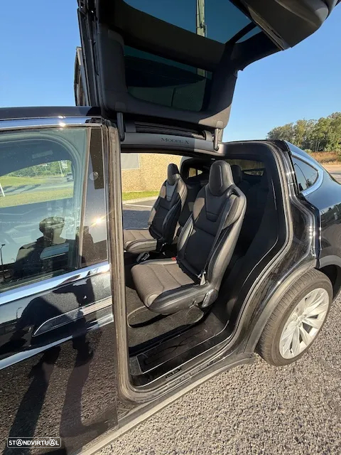 Tesla Model X 100D AWD - 32